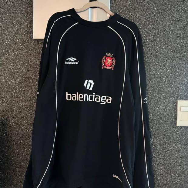발렌시아가 사커 롱 슬리브 오버사이즈 긴팔 티셔츠