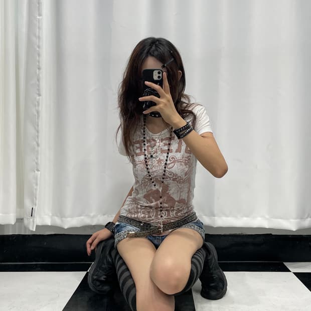 🎸DIESEL 화이트 프린팅 티샤츠🎸