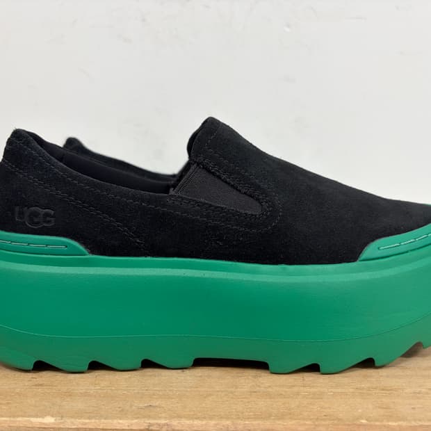 어그 마린 메가 슬립온 235