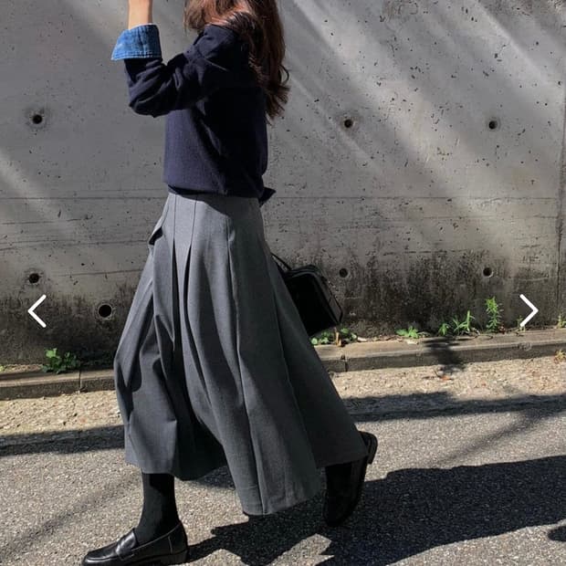 그레이 미니스커트