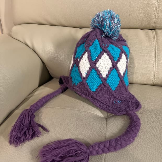 pattern earflap detail beanie