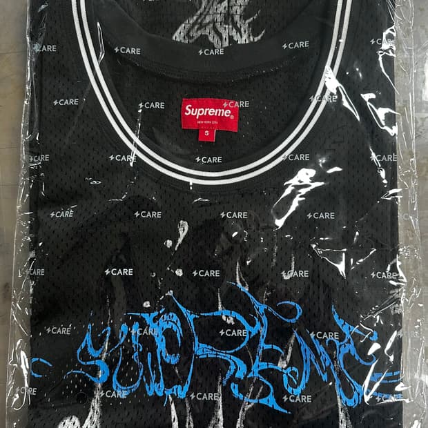 Supreme 블랙 캣 메시 탑