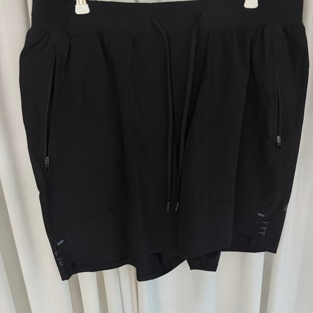 Lululemon 룰루레몬 트레인 쇼츠 반바지