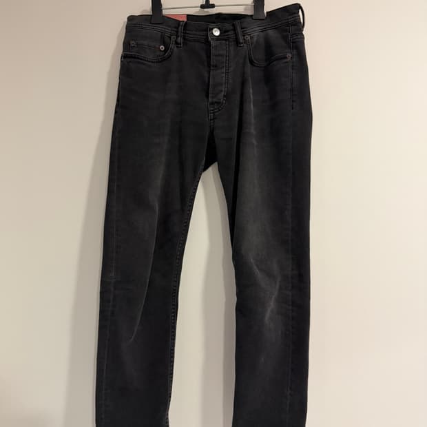 아크네 스튜디오 리버유즈드 잩은 그레이