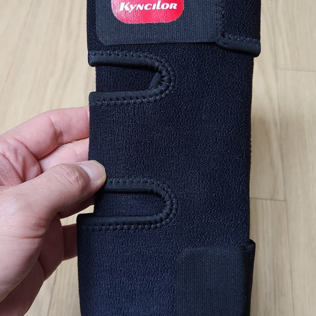 3중 벨크로 무릎보호대 (왼쪽,오른쪽 2개 1세트) 미착용 새상품