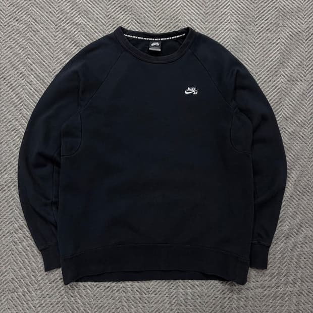 나이키sb 베이직 로고 맨투맨 v2060