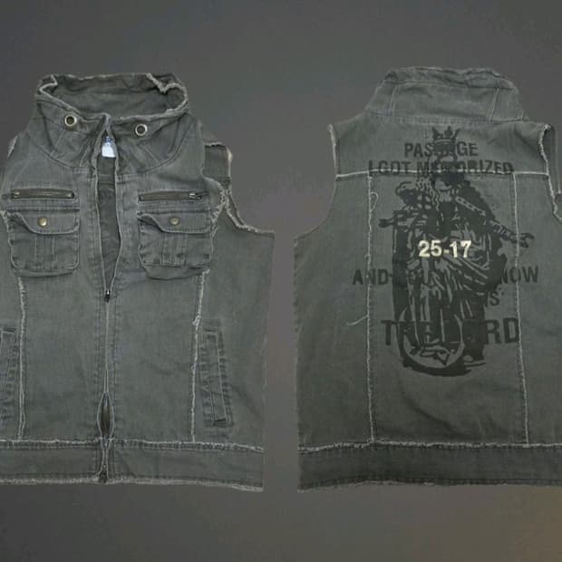 카키 하이넥 베스트
조끼