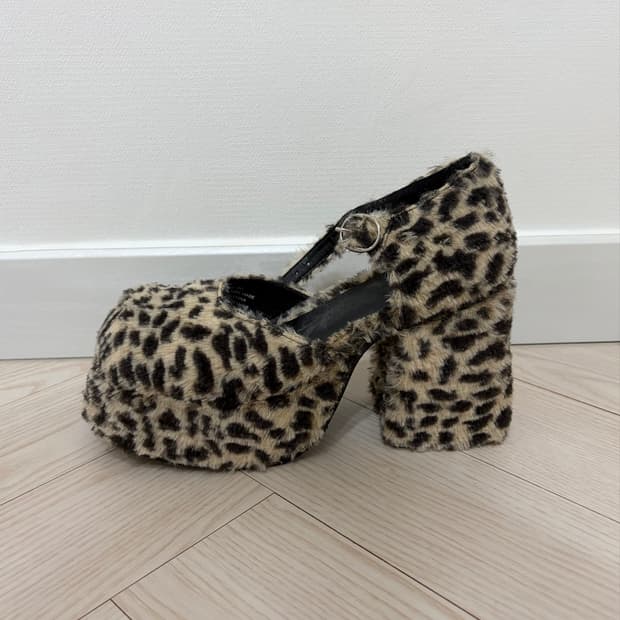 unif 유니프 STACE PLATFORM 레오파드 US 6
