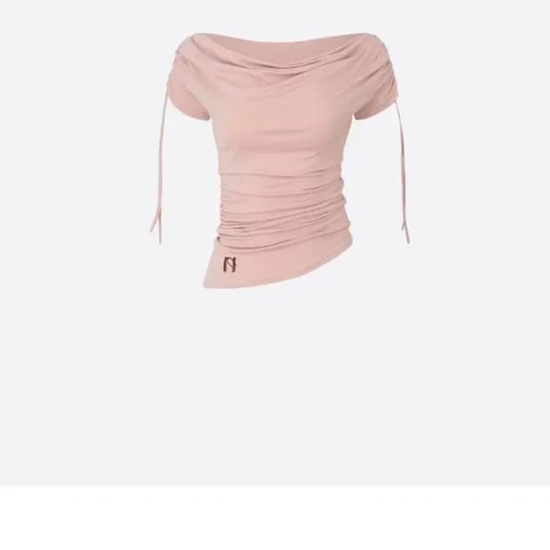 뉴얼린 미야오 썸머 드레이핑 셔링 보트넥탑 핑크
