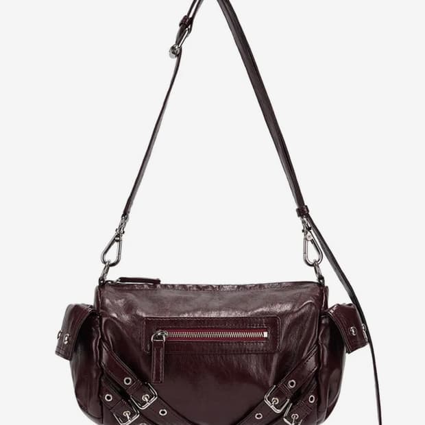 다이닛 스터드백 버건디