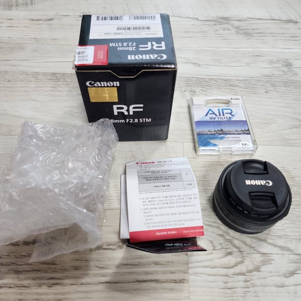 CANON 캐논 RF 28mm F2.8 STM 팬케익 렌즈 팜. 미러리스