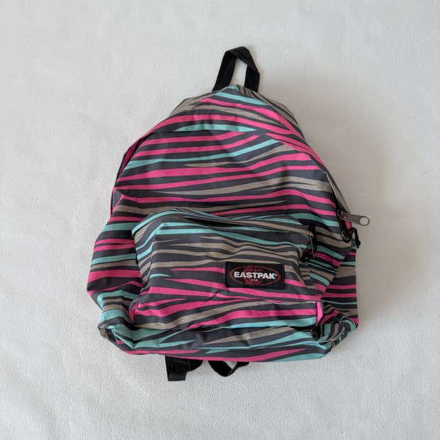 이스트팩(EASTPAK) 백팩