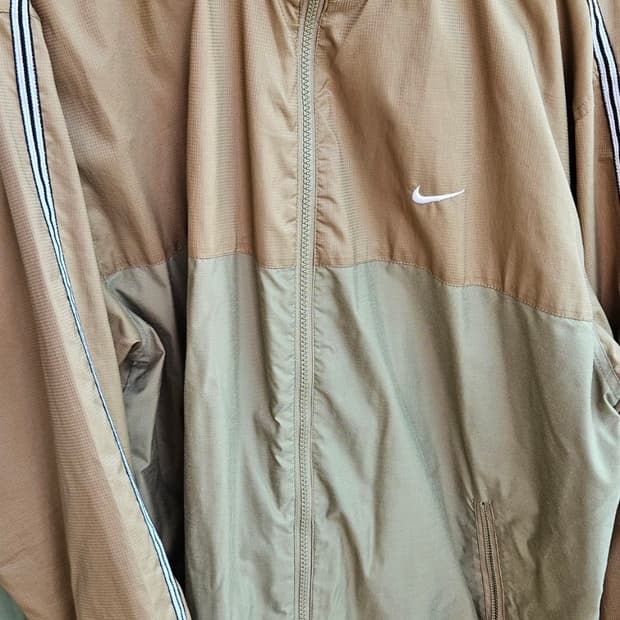 NIKE 나이키 스우시 로고 바람막이/올드스쿨 00's 빈티지