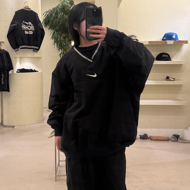 나이키 미니 스우시 브이넥 웜업  U187