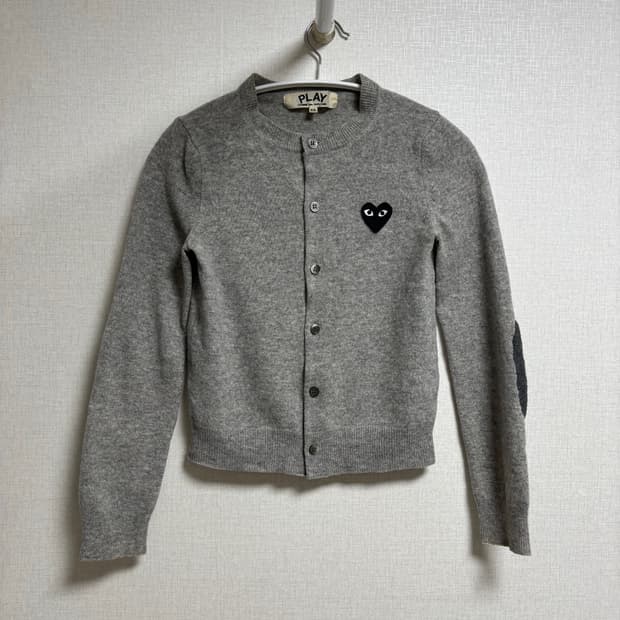 COMME des GARÇONS PLAY 하트 엘보 패치 울 가디건
