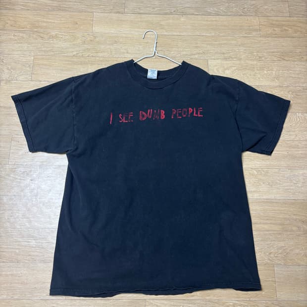 I see dumb people 반팔