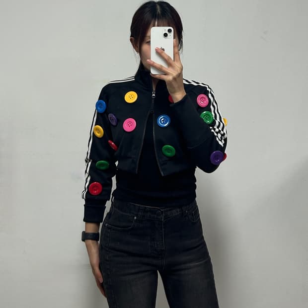 아디다스 x 제레미 스캇 단추 포인트 져지 블랙