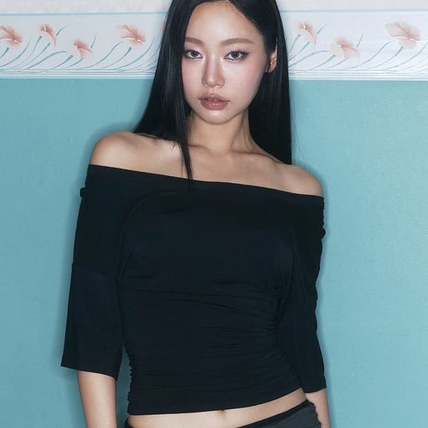 플리즈노팔로우 빈 유넥 셔링 숏 슬리브 탑 블랙