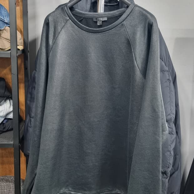 코스(cos) 코팅(광택) 긴팔티 스웻셔츠 맨투맨 100~105