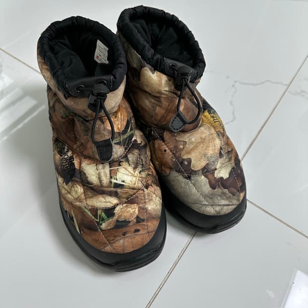 슈프림 노스페이스 TNF Leaves 눕시 부츠 270