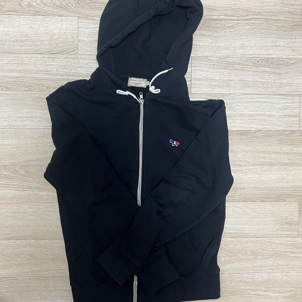 메종키츠네 후드집업 