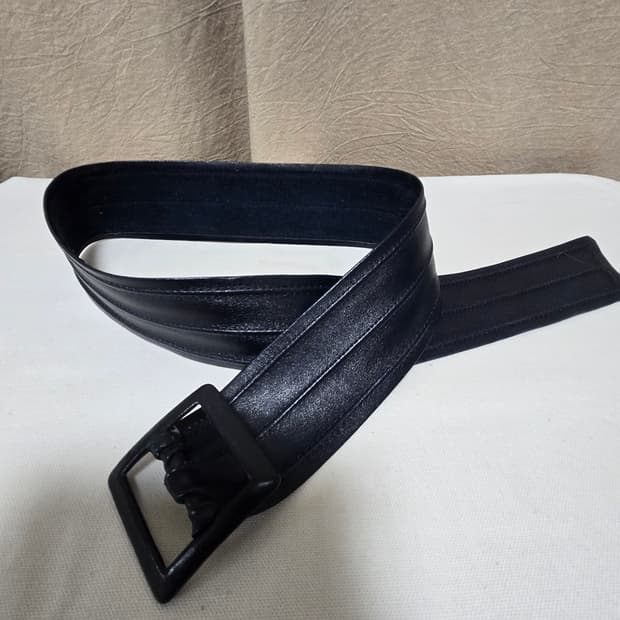Deep navy tone real leather wide belt.