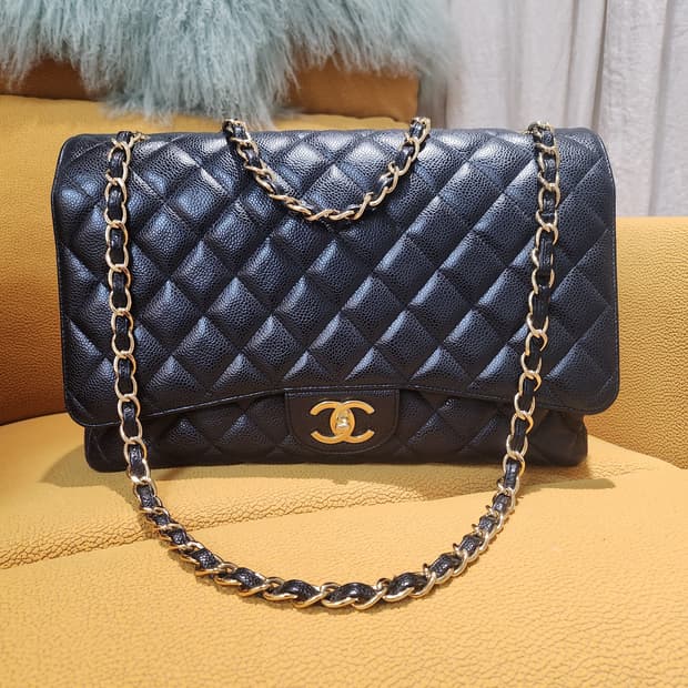 샤넬 클래식 캐비어 블랙 금장 라지 정품