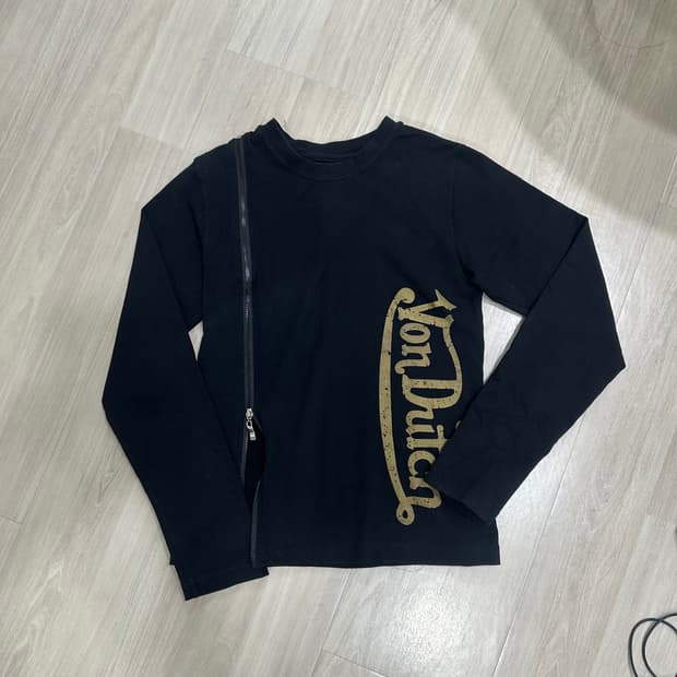 본더치 지퍼 포인트 티셔츠