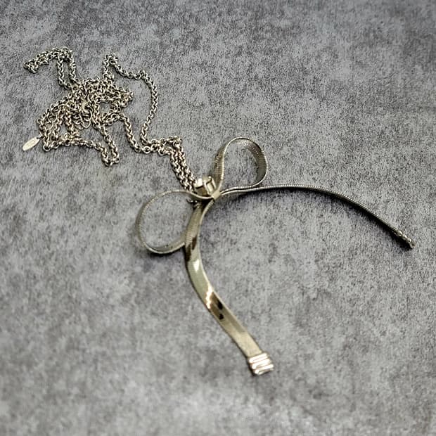 ribbon necklace