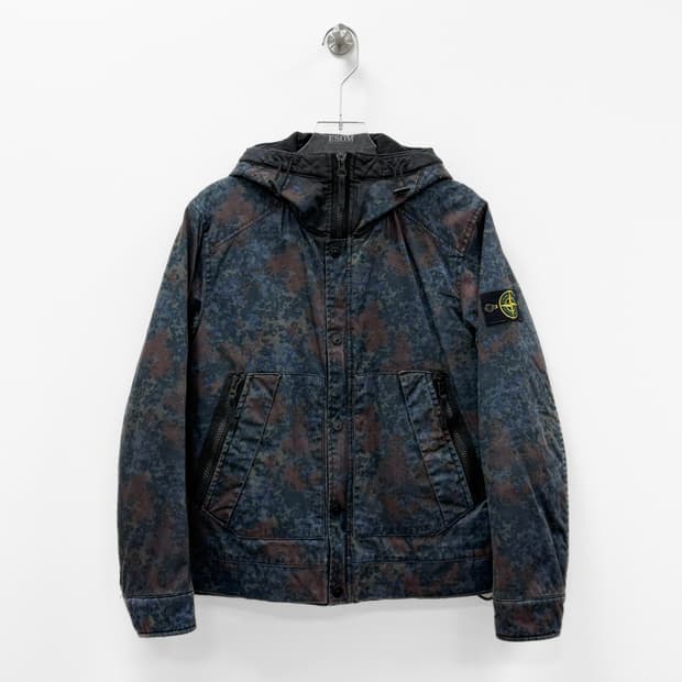 스톤아일랜드 Raso Gommato 카모 프린트 패딩 자켓