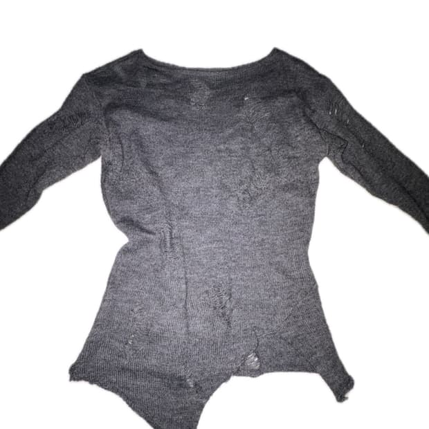 회색 니트 grey knitwear