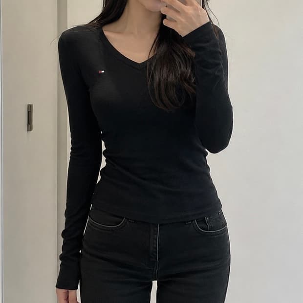 타미힐피거 브이넥 긴팔티 블랙