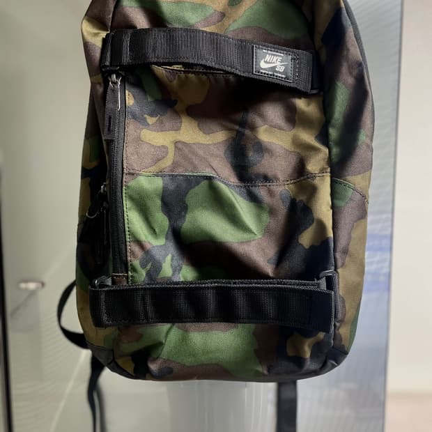 나이키 SB 카모 백팩