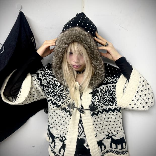 “Vintage” Y2K Design Fur Cardigan