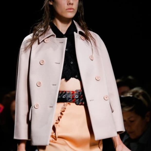 미우미우 컬렉션 피스 스커트