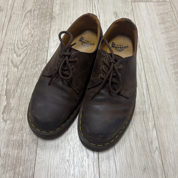 닥터마틴 1461 3홀 크레이지홀스 270