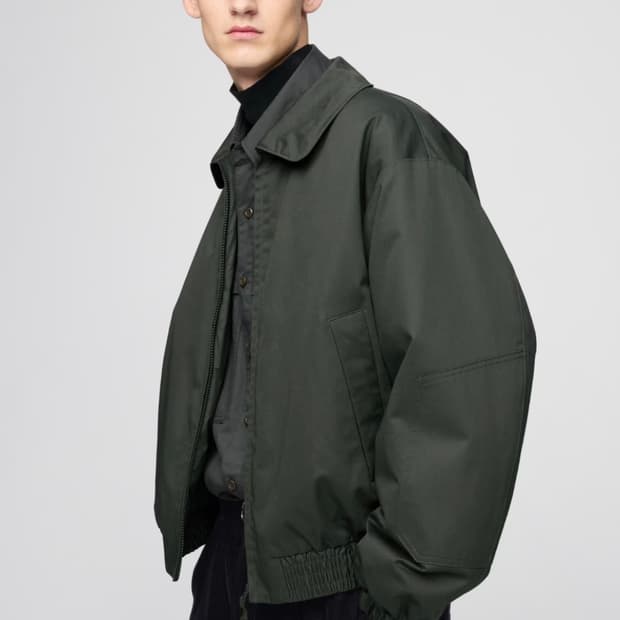 유니클로 u 퍼프테크 쇼트블루종 올리브 xxl