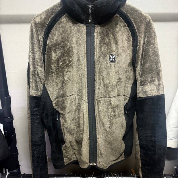 몬츄라 플리스 후드집업