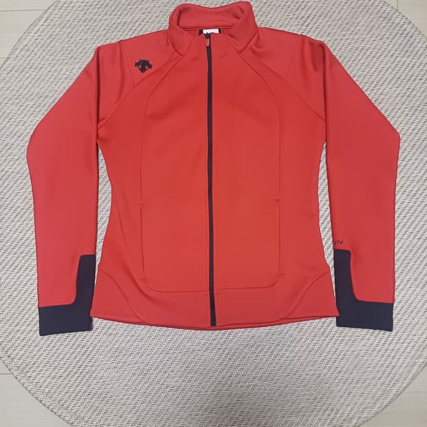 [정품] 데상트 여성용 윈터 러닝 기모 자켓 (90/M) - 상태 최상