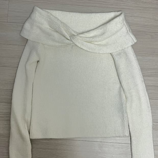 H&M 오픈숄더 니트