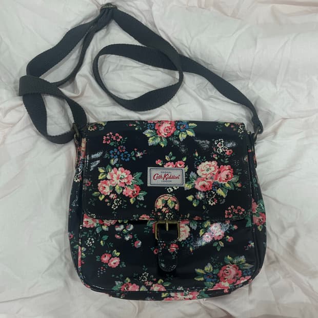 모리걸 러블리 캐스키드슨 꽃무늬 크로스백