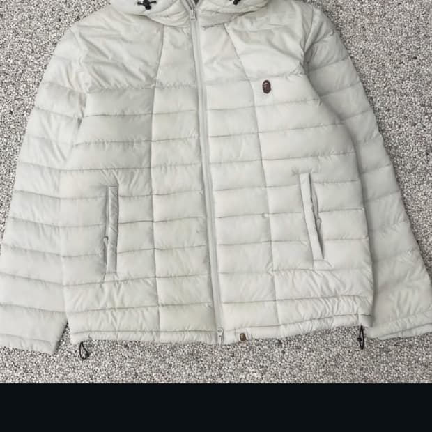 베이프 경량패딩