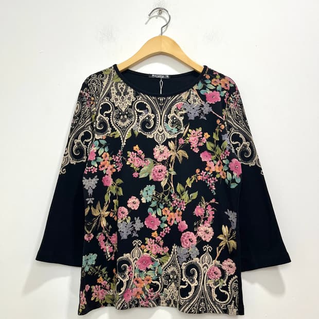 오리엔탈 페이즐리 플라워 큐빅 롱슬리브 티셔츠 