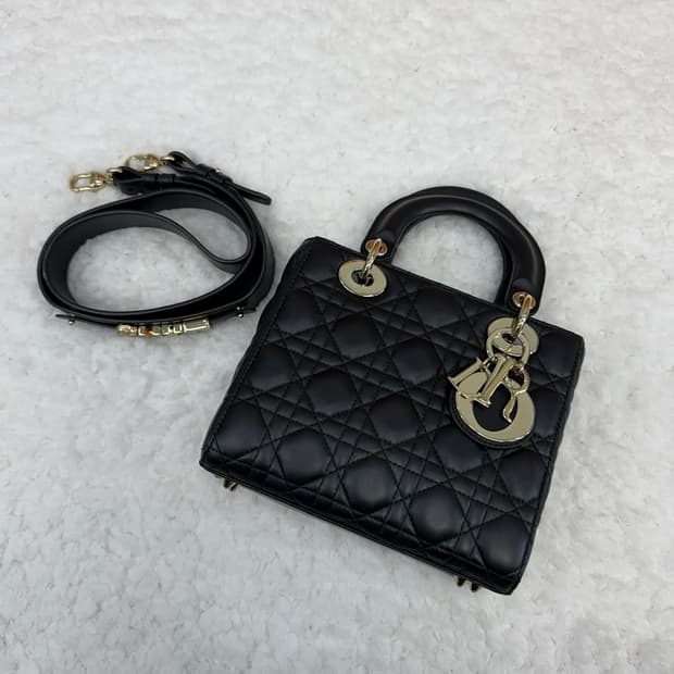 디올 까나쥬 레이디디올 레이디백 램스킨 블랙금장