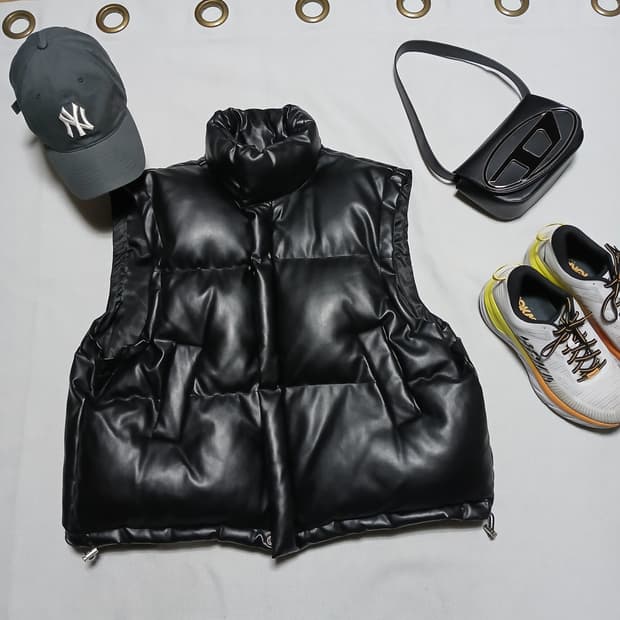 our wave 아워웨이브 레더 패딩 조끼 자켓 남녀공용