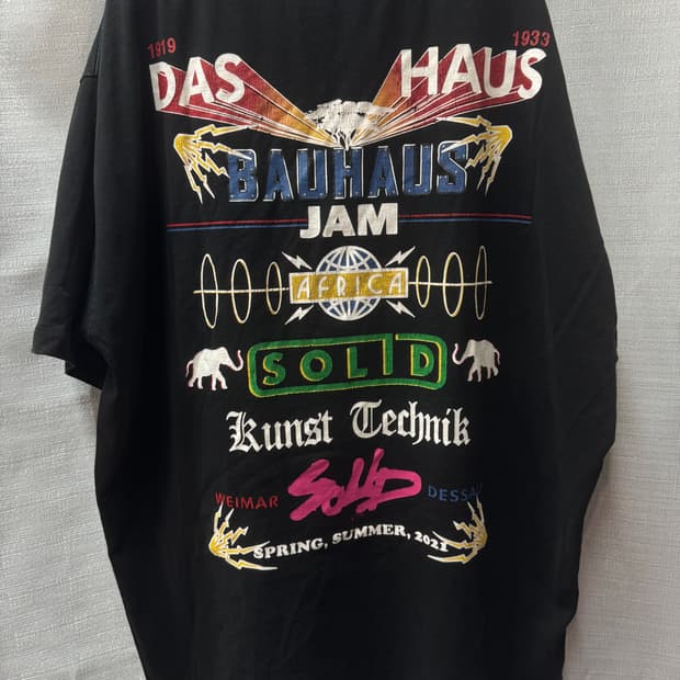 솔리드옴므 바우하우스 백 그래픽 오버핏 반팔티 105(2XL~3XL)