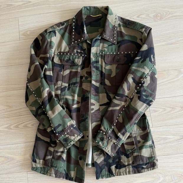 생로랑 15시즌 스터드 필드 자켓