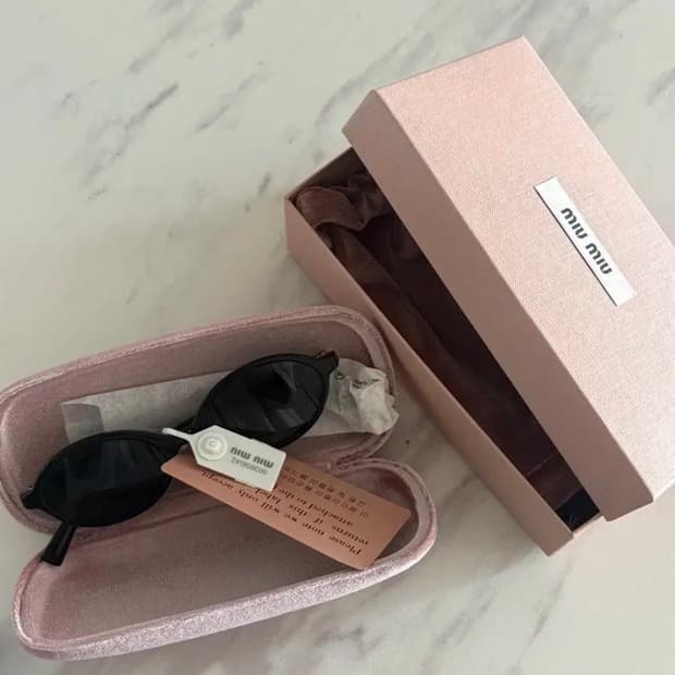 미우미우 리가드 선글라스 블랙 새상품