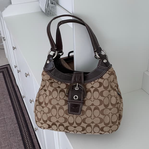 Coach Buckle Shoulder Bag Brown 🤎💼