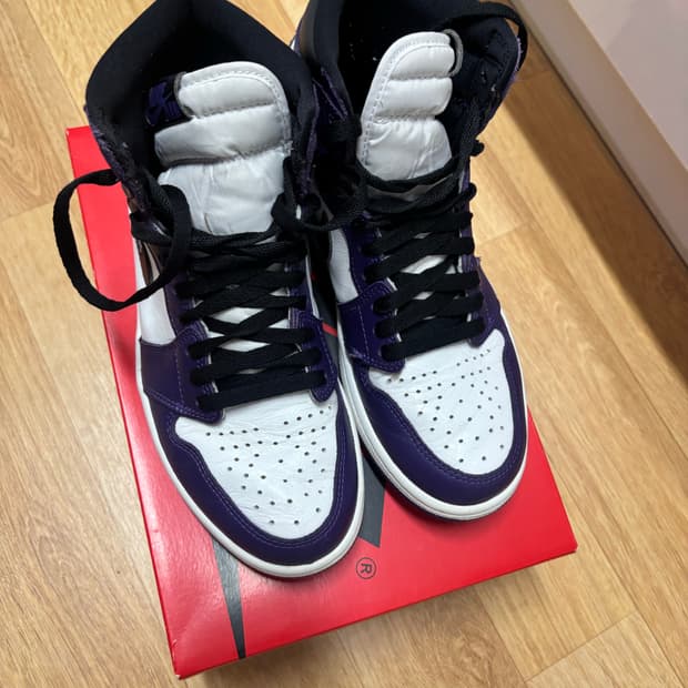 조던 1 하이 코트퍼플 260 사이즈 판매합니다